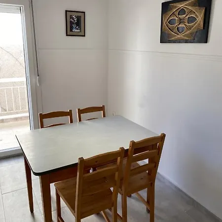 Kostas' House חניוטי