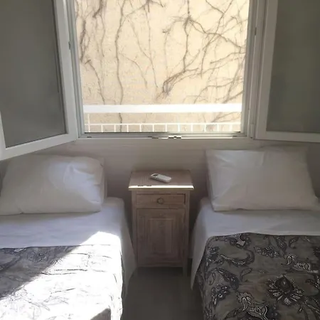 דירה Kostas' House חניוטי