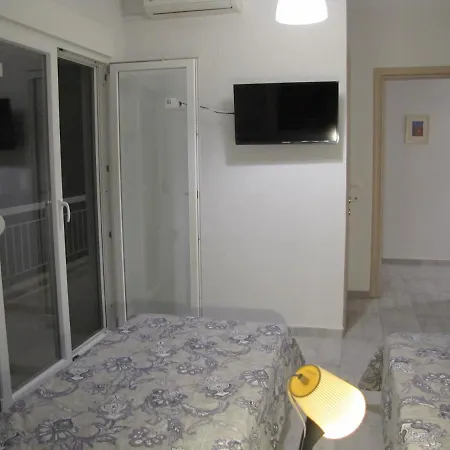 Kostas' House * חניוטי